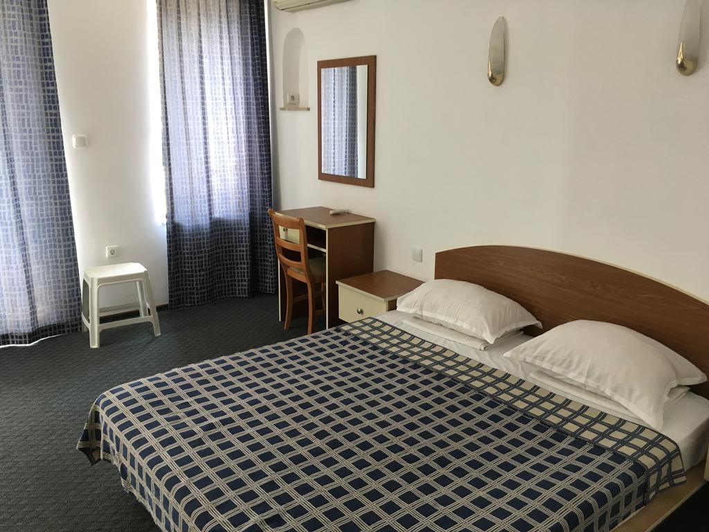 Hotel Corona Свети-Влас Экстерьер фото