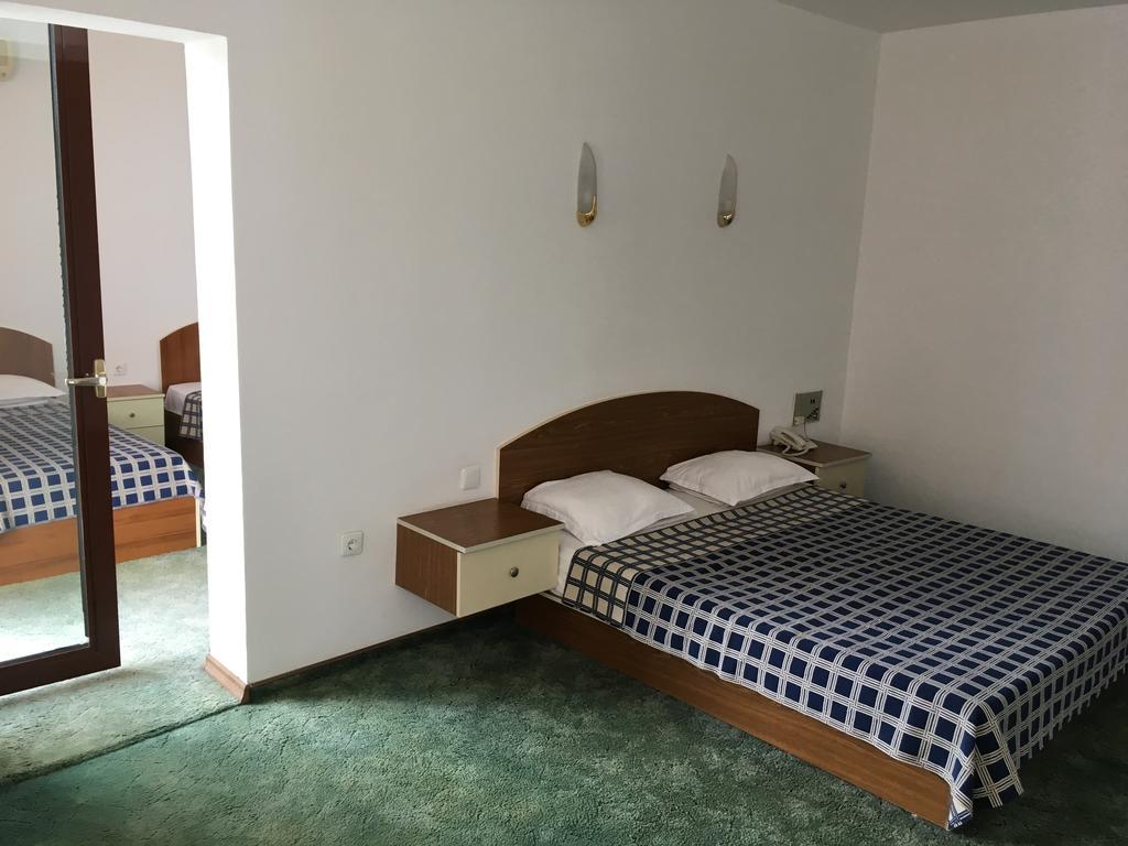 Hotel Corona Свети-Влас Экстерьер фото